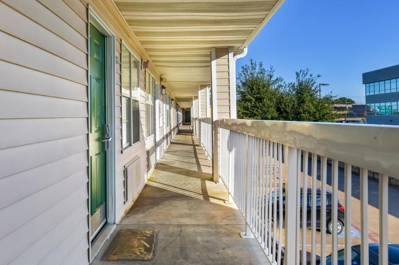 Hometowne Studios By Red Roof Dallas - North Addison - Tollway Exteriér fotografie