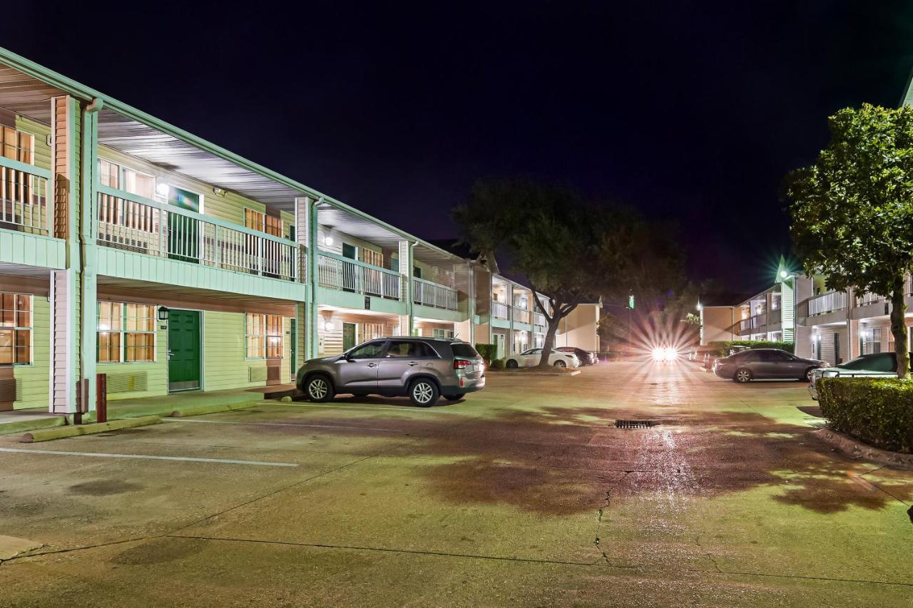 Hometowne Studios By Red Roof Dallas - North Addison - Tollway Exteriér fotografie